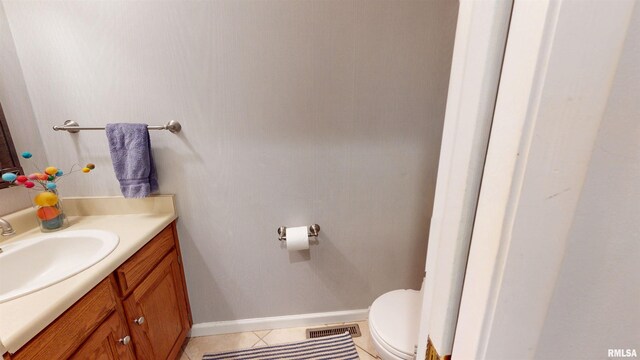 1119 W Brookforest Dr, Peoria, IL 61615 - half bath featuring vanity and tile patterned flooring
