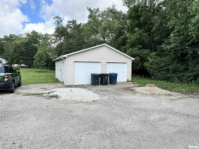 2401 Springfield Rd, East Peoria, IL 61611 - view of detached garage