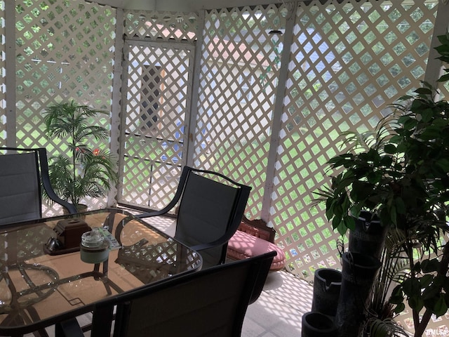 1104 S 8th St, Pekin, IL 61554 - view of sunroom