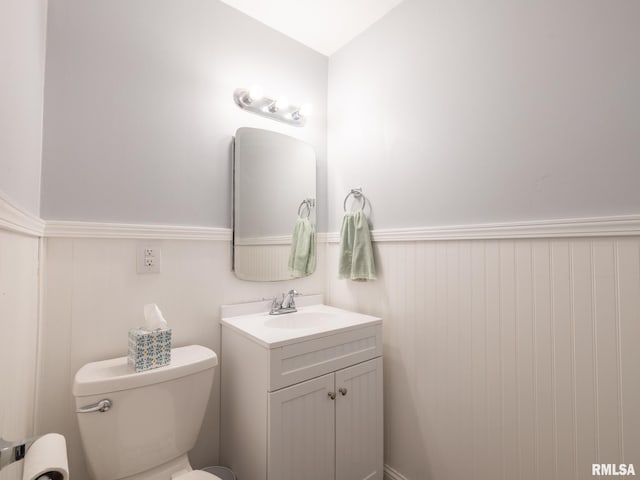 1600 W Willcox Ave, Peoria, IL 61604 - half bath featuring vanity and a wainscoted wall