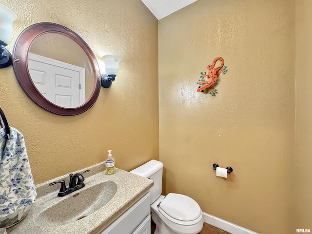 11801 N Deerfield Dr, Dunlap, IL 61525 - bedroom with wood ceiling and tile patterned floors