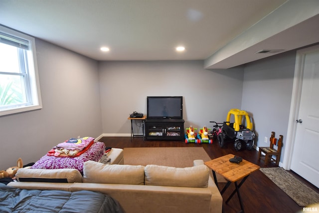 1825 Holiday Dr, Pekin, IL 61554 - living area with wood finished floors and recessed lighting
