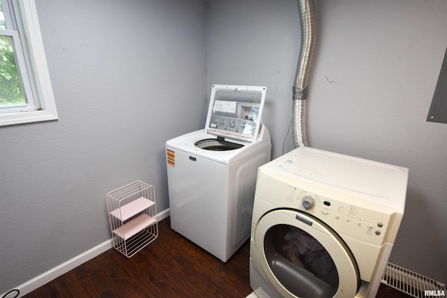 1825 Holiday Dr, Pekin, IL 61554 - laundry room featuring washing machine and clothes dryer and wood finished floors