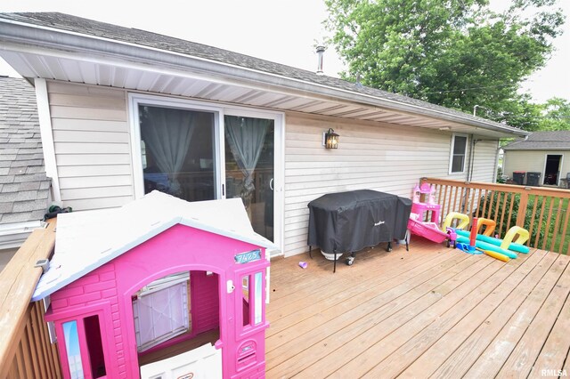 1825 Holiday Dr, Pekin, IL 61554 - wooden deck with grilling area