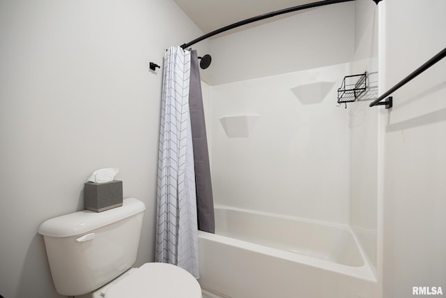 2821 W Lake Trail Ct, Dunlap, IL 61525 - full bathroom featuring shower / bathtub combination with curtain and toilet