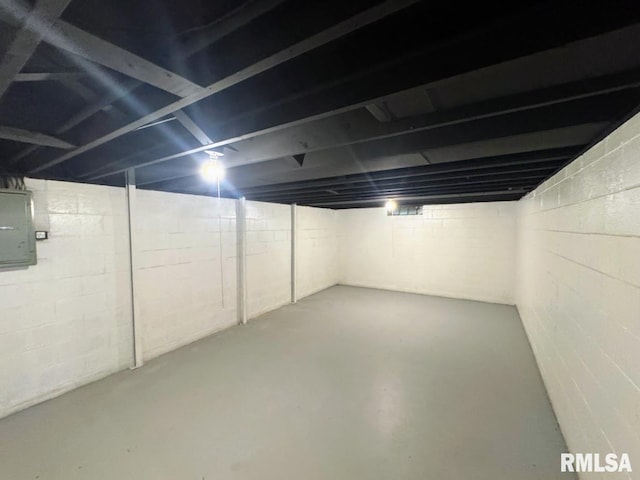 4107 N Hollyridge Cir, Peoria, IL 61614 - unfinished below grade area with electric panel and concrete block wall