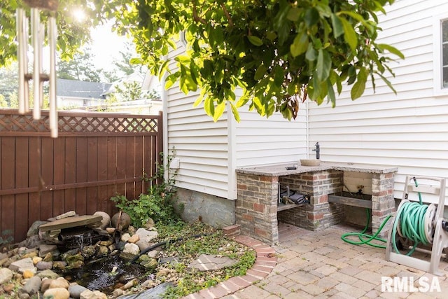 306 W Fremont St, Elmwood, IL 61529 - view of patio / terrace
