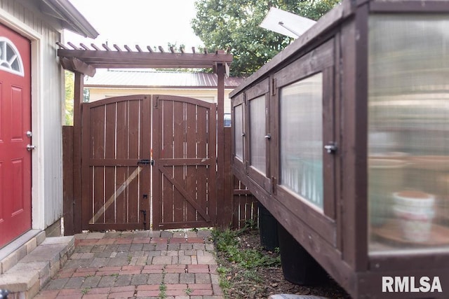 306 W Fremont St, Elmwood, IL 61529 - view of gate