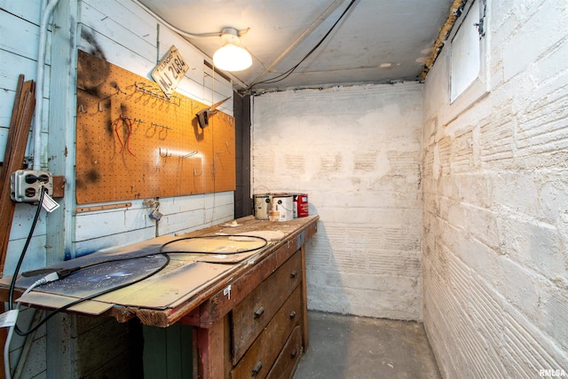 1926 W Callender Ave, West Peoria, IL 61604 - bathroom featuring a workshop area and unfinished concrete flooring