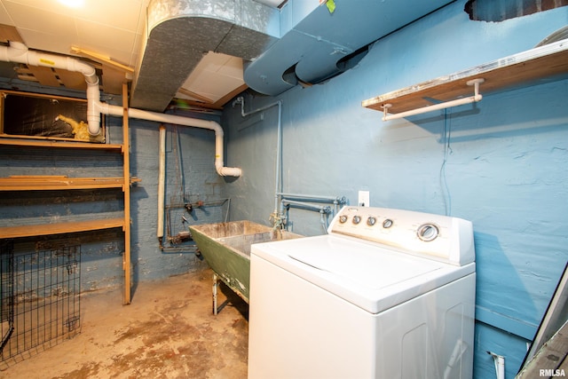 1926 W Callender Ave, West Peoria, IL 61604 - laundry area with washer / clothes dryer and a sink
