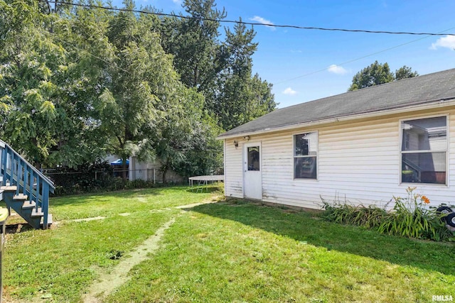 1029 N Santa Fe Ave, Chillicothe, IL 61523 - view of yard with stairway