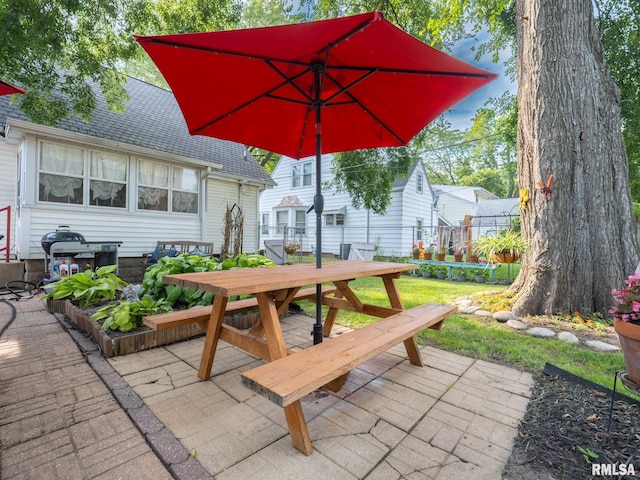 1108 Summer St, Pekin, IL 61554 - view of patio / terrace featuring outdoor dining area