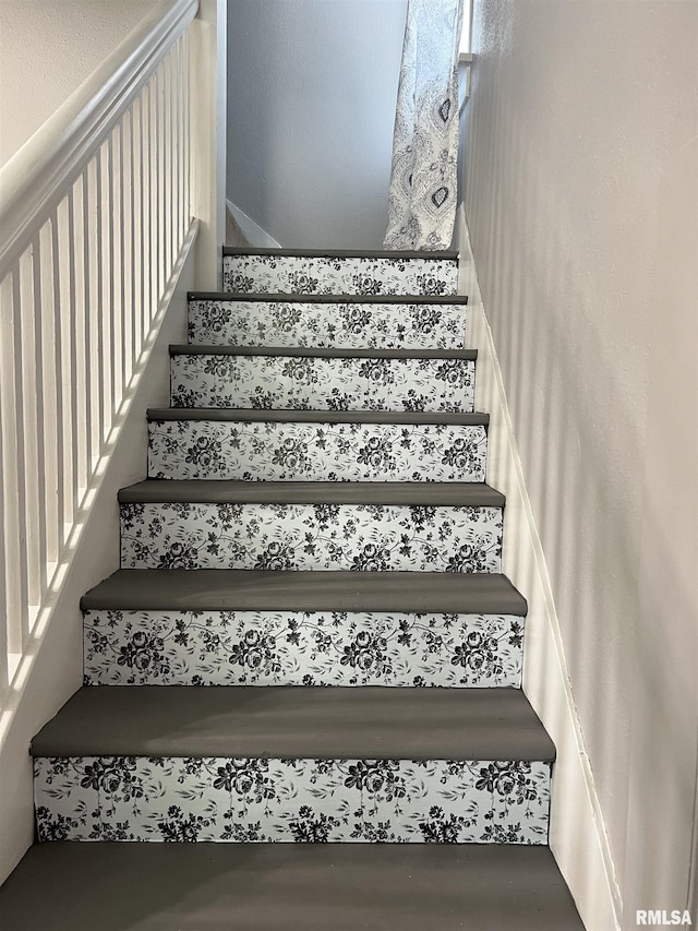 236 W Grant St, Macomb, IL 61455 - view of stairs