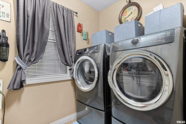 824 Debates St, Washington, IL 61571 - laundry area featuring washer and dryer