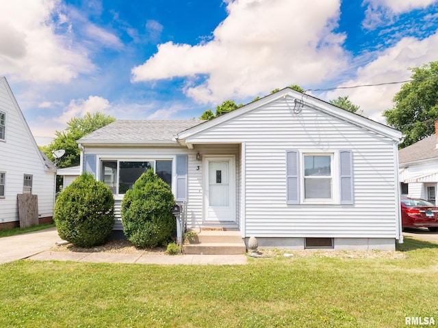3 Starcevich Ct, Pekin, IL 61554 - bungalow with a front lawn