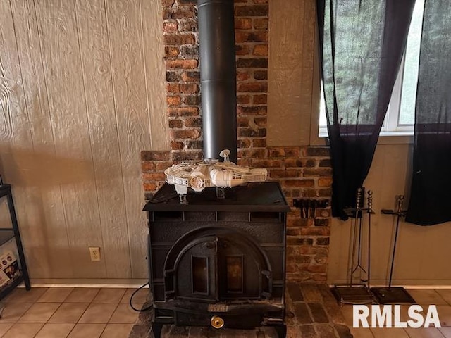 1415 E Sycamore St, Canton, IL 61520 - detailed view of a wood stove and wood walls