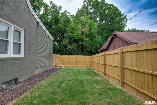 2129 Fondulac Dr, East Peoria, IL 61611 - view of fenced backyard