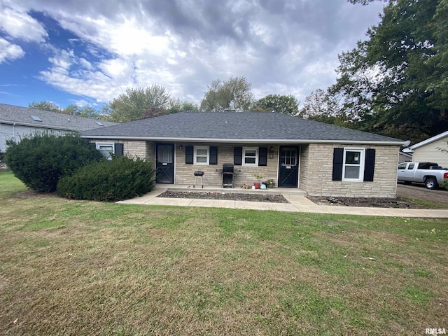 8701-8703 N Picture Ridge Rd, Peoria, IL 61615 - ranch-style house featuring stone siding, a front yard, and a porch
