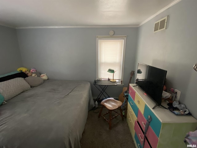 8701-8703 N Picture Ridge Rd, Peoria, IL 61615 - bedroom featuring ornamental molding and carpet floors