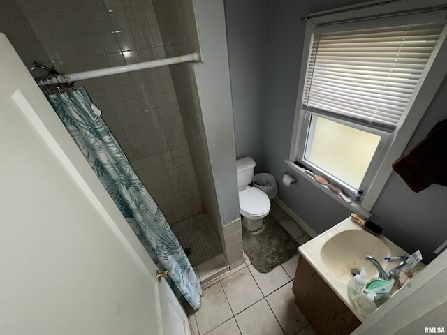 8701-8703 N Picture Ridge Rd, Peoria, IL 61615 - full bathroom featuring a shower stall and tile patterned flooring