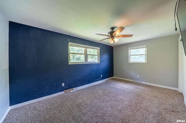 6822 N Kimberly Dr, Peoria, IL 61614 - unfurnished room with carpet floors and a ceiling fan