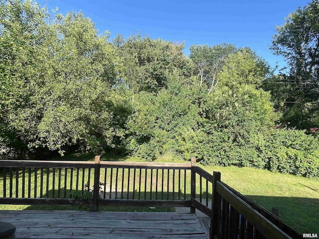 6822 N Kimberly Dr, Peoria, IL 61614 - wooden deck with a yard