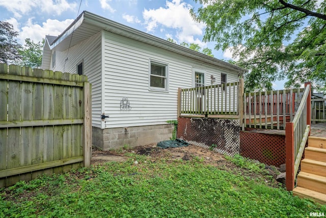 1025 E Maywood Ave, Peoria, IL 61603 - back of property with a deck