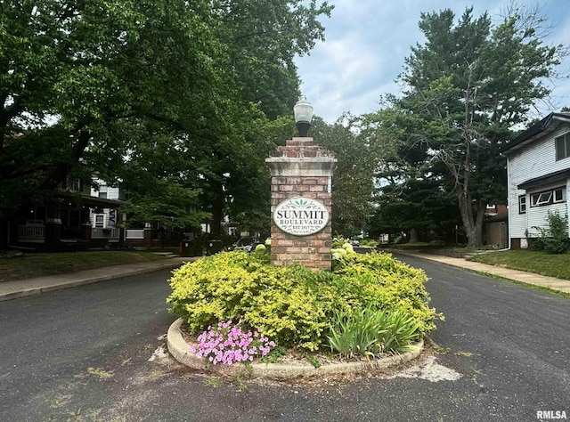 1113 N Summit Blvd, Peoria, IL 61606 - view of community / neighborhood sign