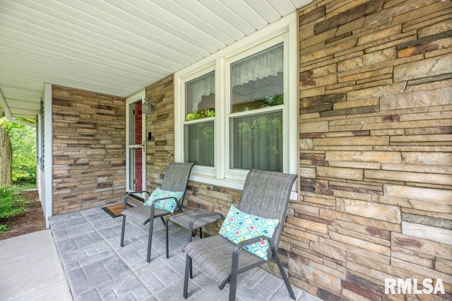 1701 Woodland Knolls Rd, Metamora, IL 61548 - view of covered porch