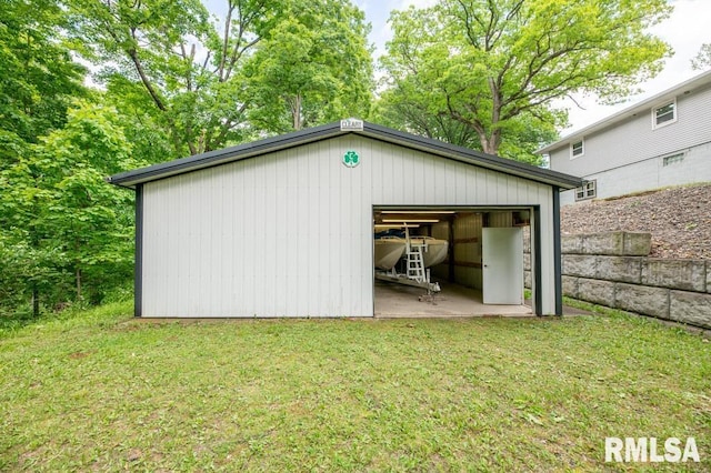 1701 Woodland Knolls Rd, Metamora, IL 61548 - view of pole building with a yard