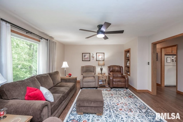 1701 Woodland Knolls Rd, Metamora, IL 61548 - living area featuring wood finished floors and ceiling fan