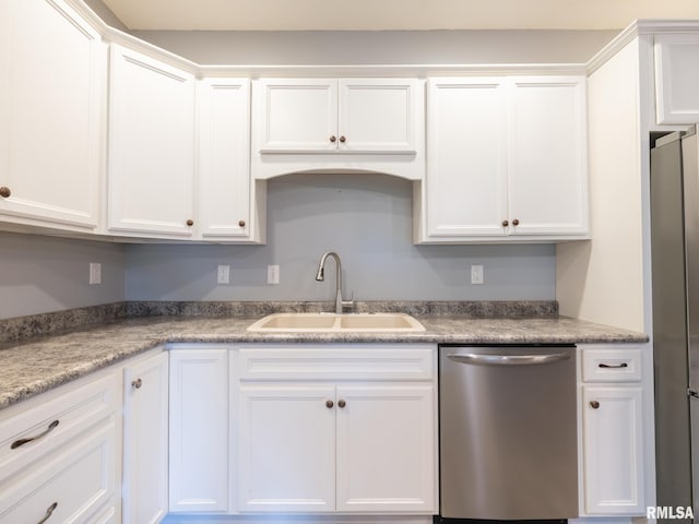 797 State Route 29th Hwy, Sparland, IL 61565 - kitchen featuring appliances with stainless steel finishes and white cabinets