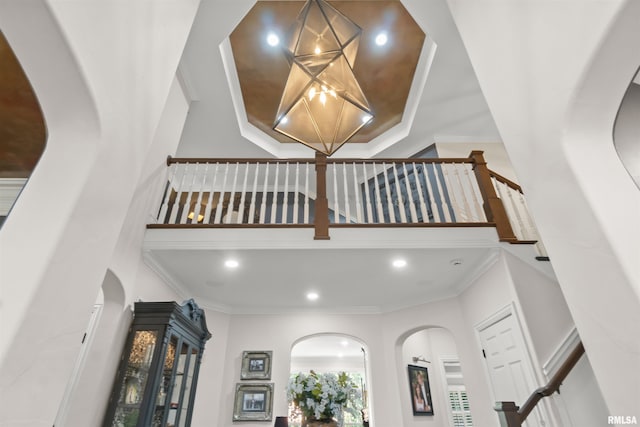 2815 W Windpointe Dr, Peoria, IL 61614 - detailed view of arched walkways, ornamental molding, and recessed lighting