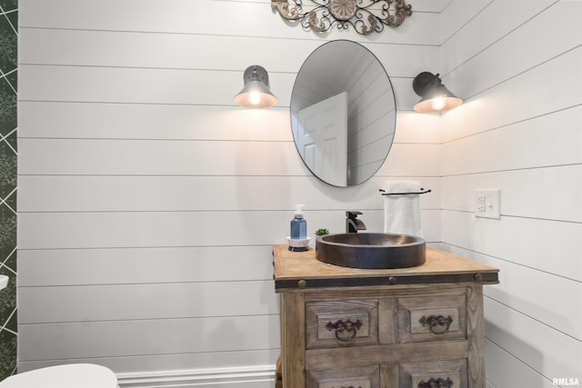 2815 W Windpointe Dr, Peoria, IL 61614 - bathroom with vanity and toilet