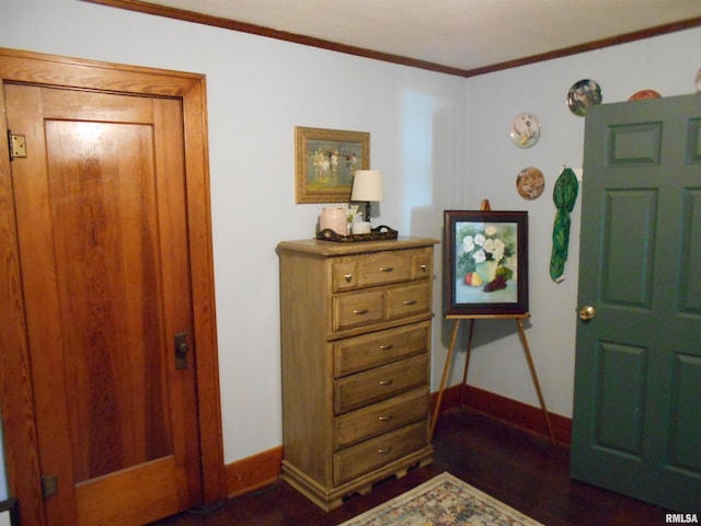 994 N Crafford St, Bushnell, IL 61422 - entrance foyer with dark wood-type flooring and crown molding