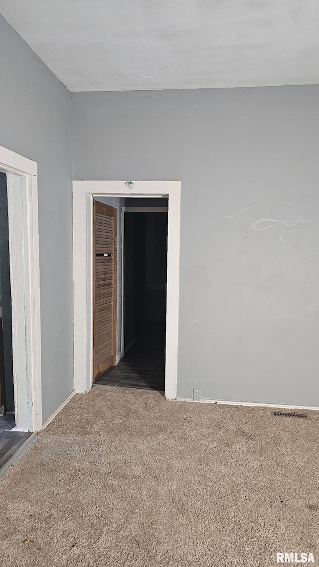 1509 S Western Ave, Peoria, IL 61605 - unfurnished room featuring carpet