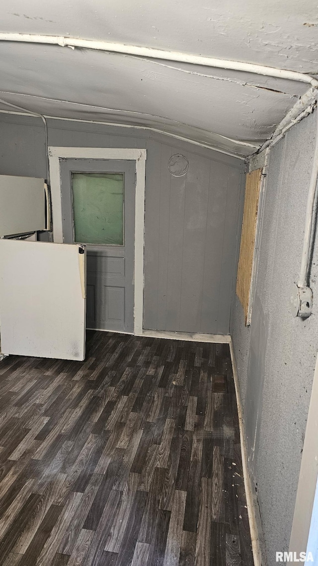 1509 S Western Ave, Peoria, IL 61605 - unfurnished room with dark wood-type flooring