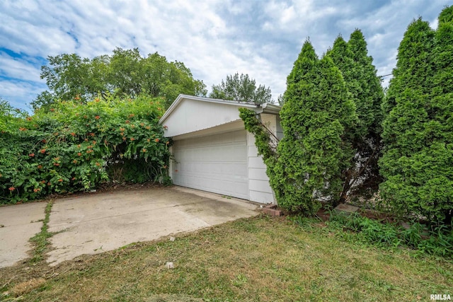 1922 W Rohmann Ave, West Peoria, IL 61604 - view of garage