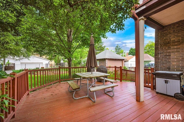1027 N Maplewood Ave, Peoria, IL 61606 - deck with a fenced backyard