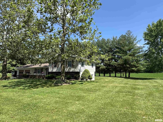 2001 W Jackson St Unit C, Macomb, IL 61455 - view of grassy yard