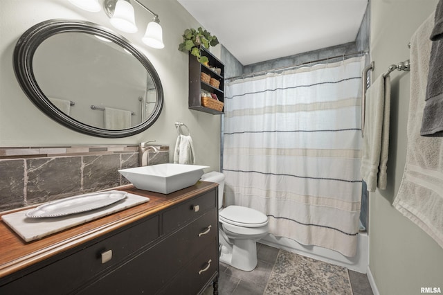 2227 W Westport Rd, Peoria, IL 61615 - full bath with vanity, tile patterned floors, and shower / bath combo