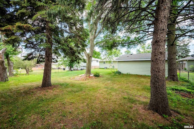 2227 W Westport Rd, Peoria, IL 61615 - view of yard