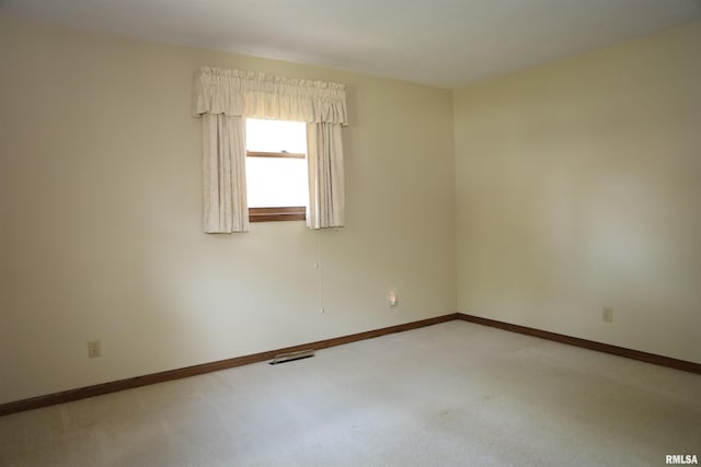 307 N Toepfer St, Tremont, IL 61568 - unfurnished room featuring light carpet and baseboards