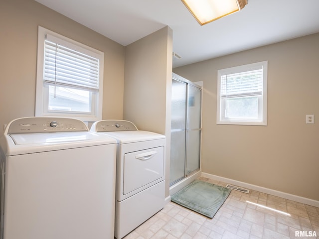 1100 Hampton Rd, Washington, IL 61571 - laundry room featuring washer and dryer and baseboards