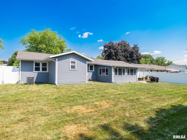 1100 Hampton Rd, Washington, IL 61571 - rear view of property featuring a fenced backyard