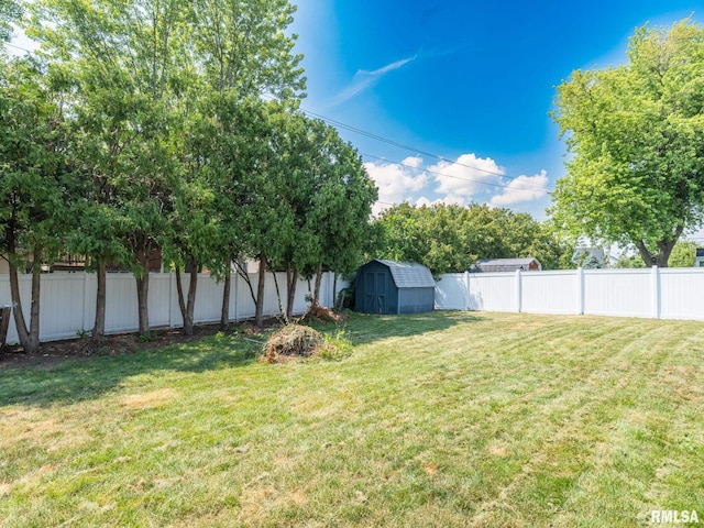 1100 Hampton Rd, Washington, IL 61571 - fenced backyard with a storage shed