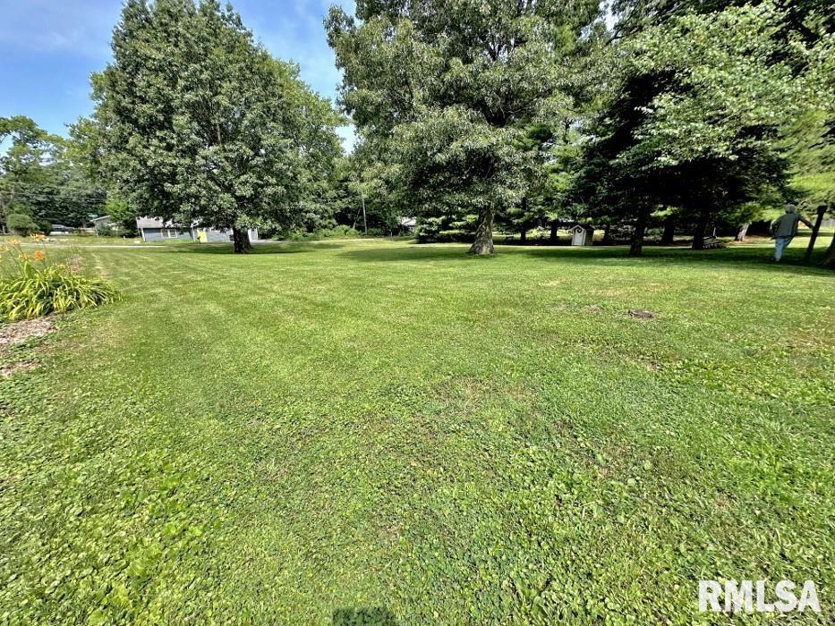 S Behrens Ave, Washington, IL 61571