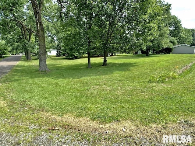 S Behrens Ave, Washington, IL 61571