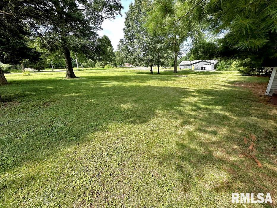 S Behrens Ave, Washington, IL 61571