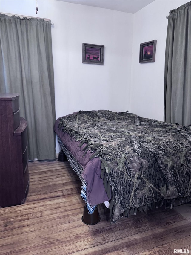 1807 N 5th St, Chillicothe, IL 61523 - bedroom with wood finished floors